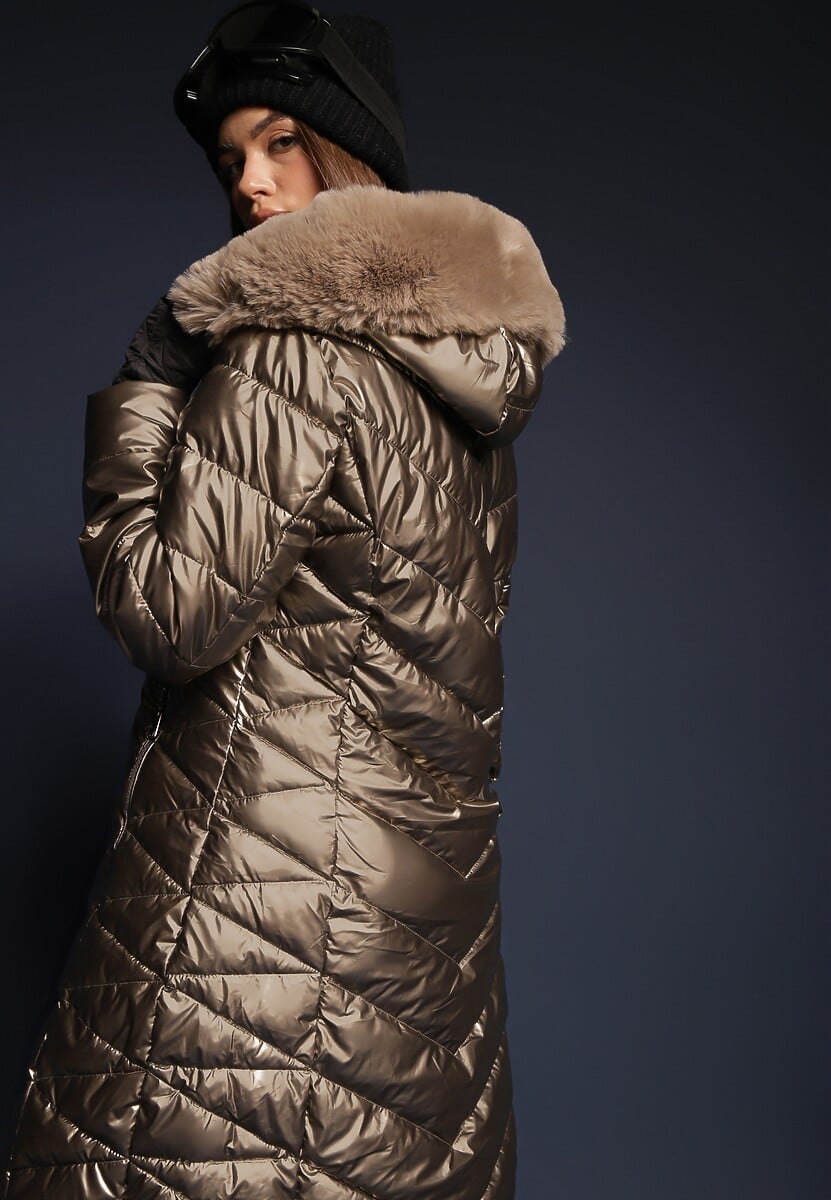 Złota Pikowana Kurtka Metaliczna z Kapturem i Futerkiem Vivana