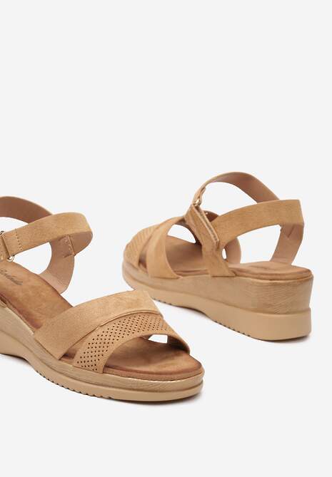 Brązowe Sandały na Koturnie z Imitacji Zamszu na Rzep Filtressa