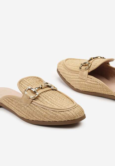 Ciemnobeżowe Klapki Mule z Tłoczeniem na Wzór Plecionki i Klamrą Opheliase