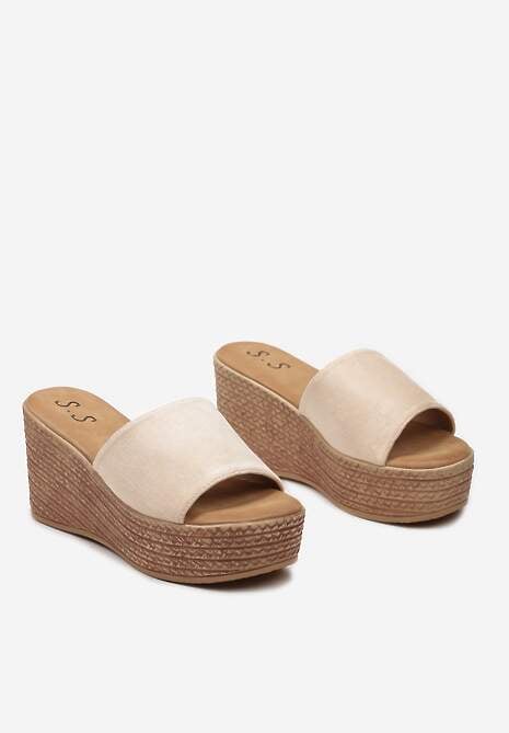 Beżowe Klapki na Plecionym Koturnie Jaratta