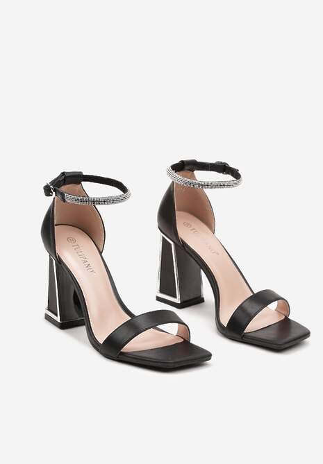 Czarne Sandały na Słupku z Metaliczną Wstawką i Cyrkoniami Xiramla