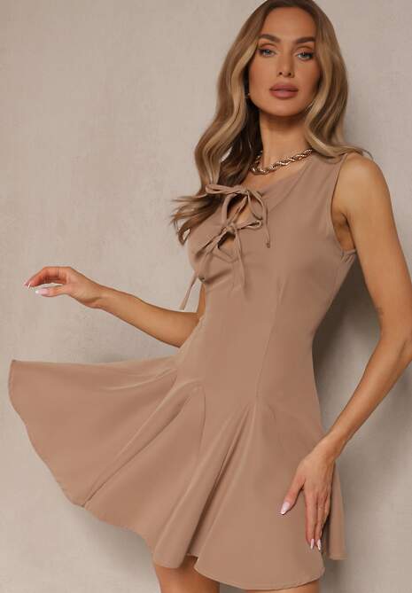 Ciemnobeżowa Sukienka Bez Rękawów o Rozkloszowanym Kroju Wiązana przy Dekolcie Hirkio