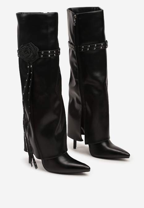 Czarne Kozaki na Szpilce z Kwiatami 3D Wywiniętą Cholewką i Paskami Merilana