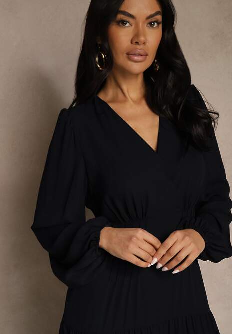 Czarna Kopertowa Sukienka Vices o Rozkloszowanym Kroju Resvima