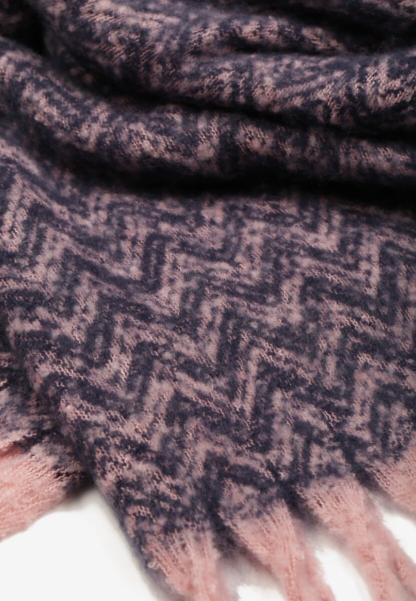 Granatowy Szalik z Ozdobnym Splotem i Frędzlami Carllame