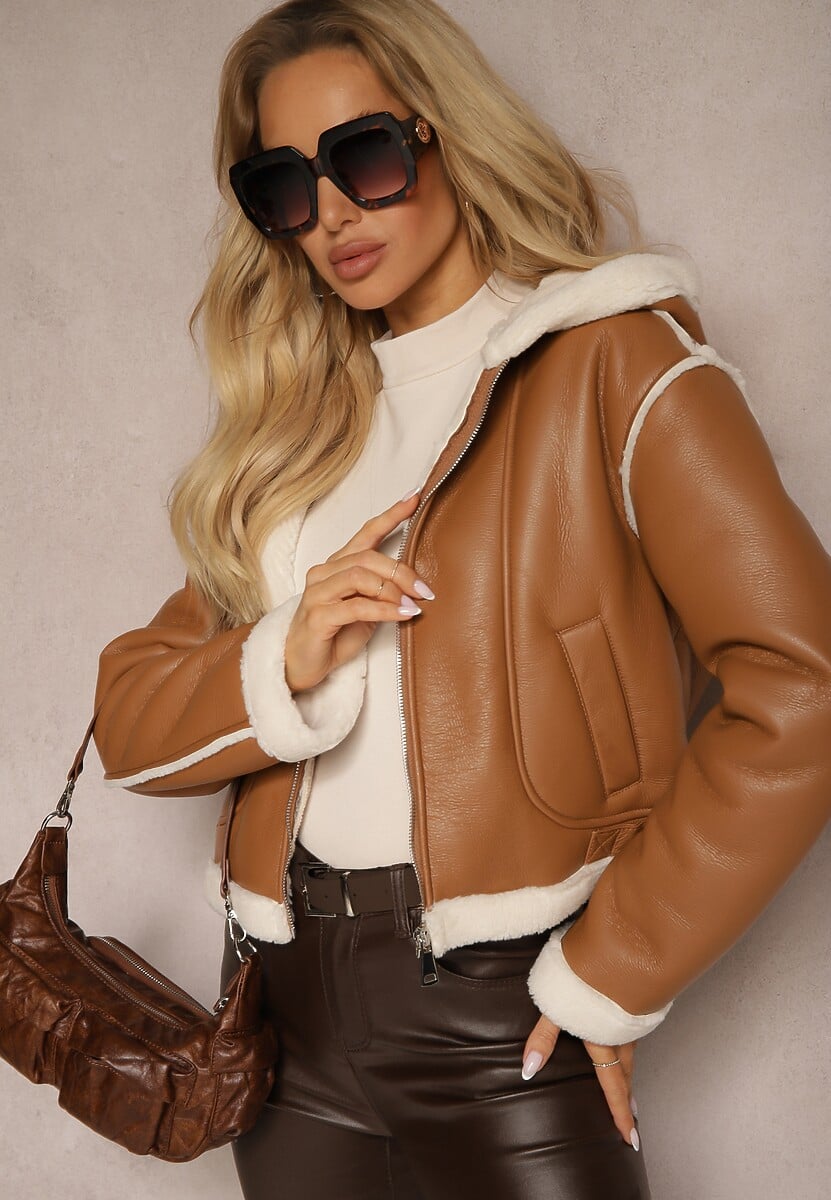 Brązowa Kurtka Biker o Krótkim Kroju z Kapturem i Futerkowymi Wstawkami Dailora