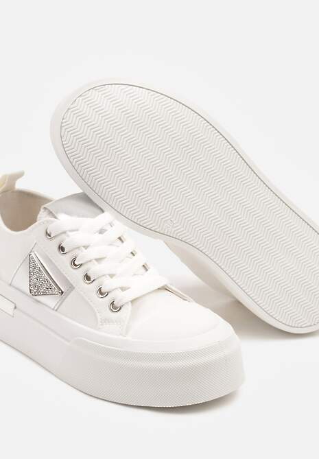 Białe Trampki na Grubej Podeszwie z Cyrkoniową Naszywką Penirea