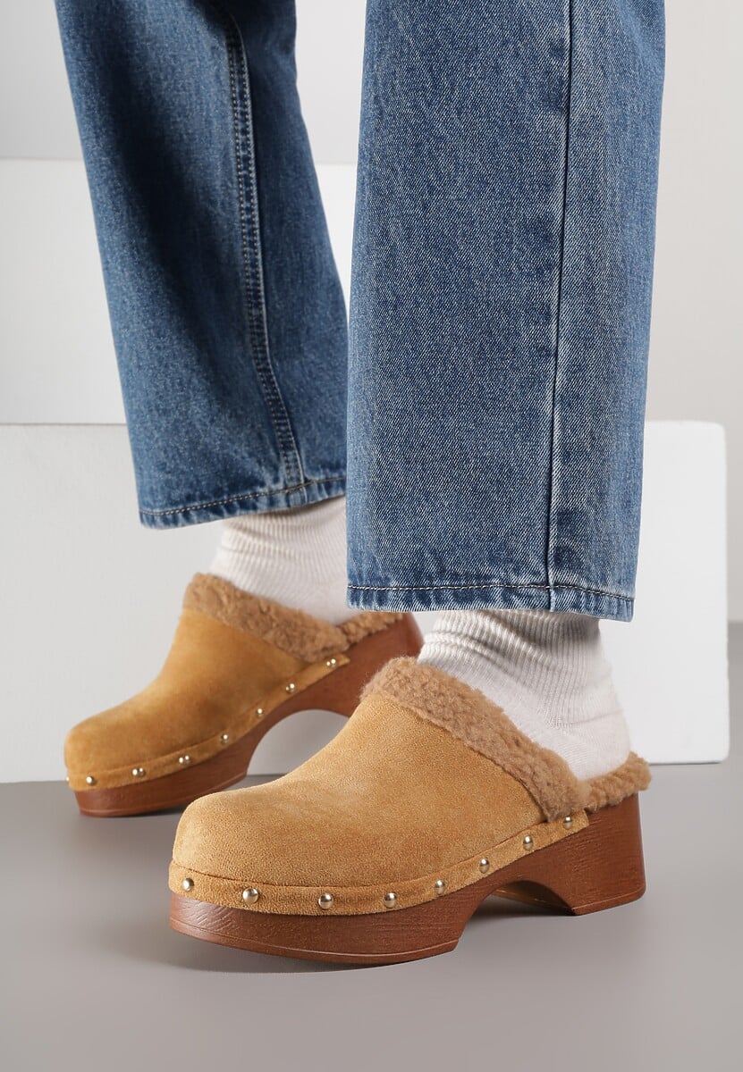 Czarne Futerkowe Klapki Mule na Platformie Ozdobione Ćwiekami Crelina