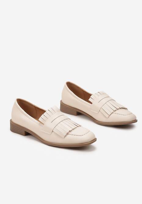 Beżowe Mokasyny z Kwadratowym Noskiem i Frędzlami Tarnissa