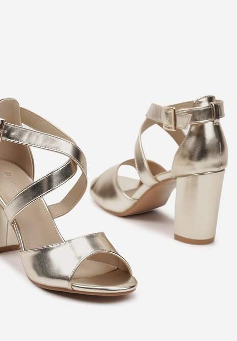 Złote Sandały Zapinane na Sprzączkę na Słupku Meavilla