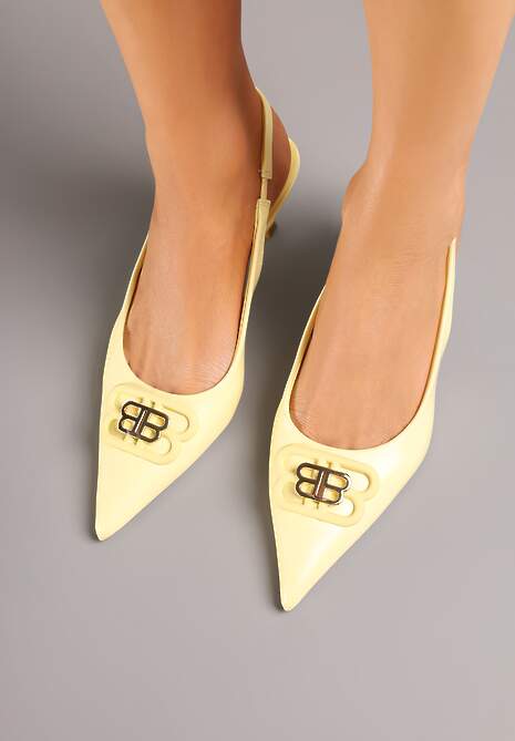 Żółte Czółenka Sandały Vices na Kaczuszce Typu Slingback Ozdobione Metaliczną Aplikacją Lilarunea