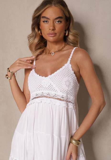 Biała Sukienka o Rozkloszowanym Kroju Ozdobiona Haftami Mavinelle