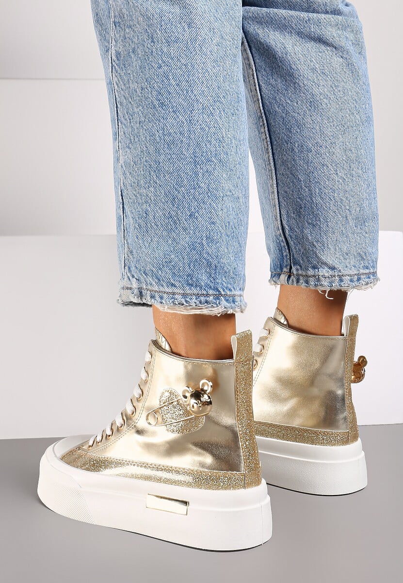Złote Trampki z Wysoką Cholewką na Platformie Wykończone Brokatową Broszką Terilaina