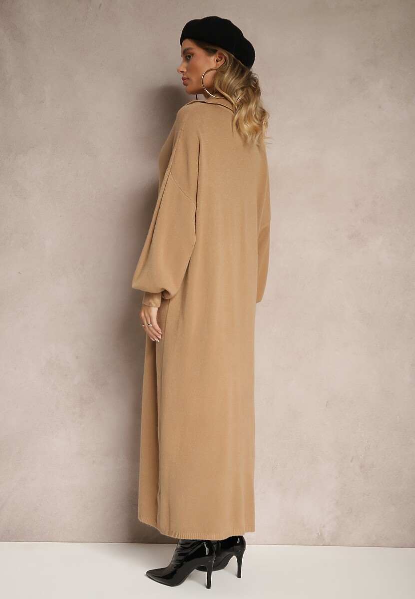 Ciemnobeżowa Sweterkowa Sukienka z Wiskozą o Pudełkowym Kroju Ozdobiona Kołnierzykiem Clarinnae