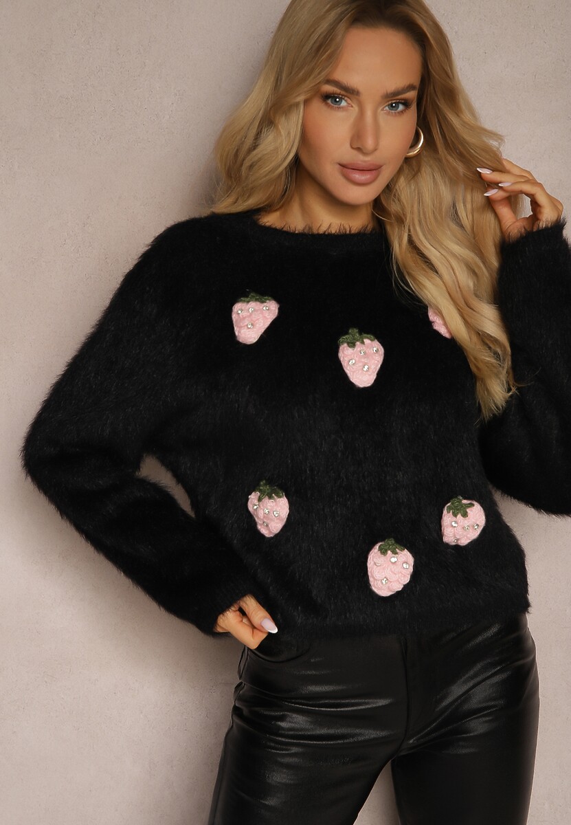 Biały Sweter Puchaty z Dodatkiem Wełny Ozdobiony Truskawkami 3D Leriah