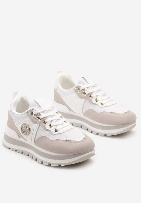 Biało-Beżowe Sneakersy z Ekoskóry ze Sznurowaniami i Ozdobną Aplikacją Jatina