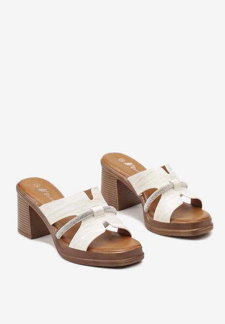 Białe Klapki Ozdobione Paskiem z Cyrkoniami na Słupku Robra