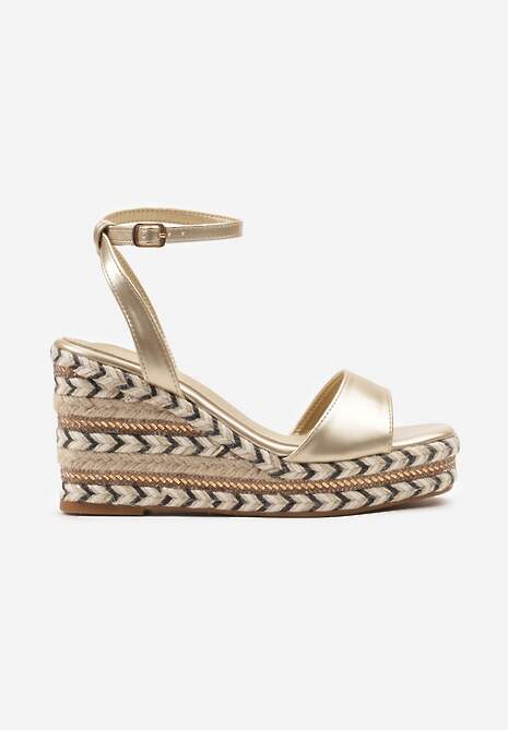 Złote Sandały na Koturnie z Platformą z Ozdobną Plecionką Boho Calypse