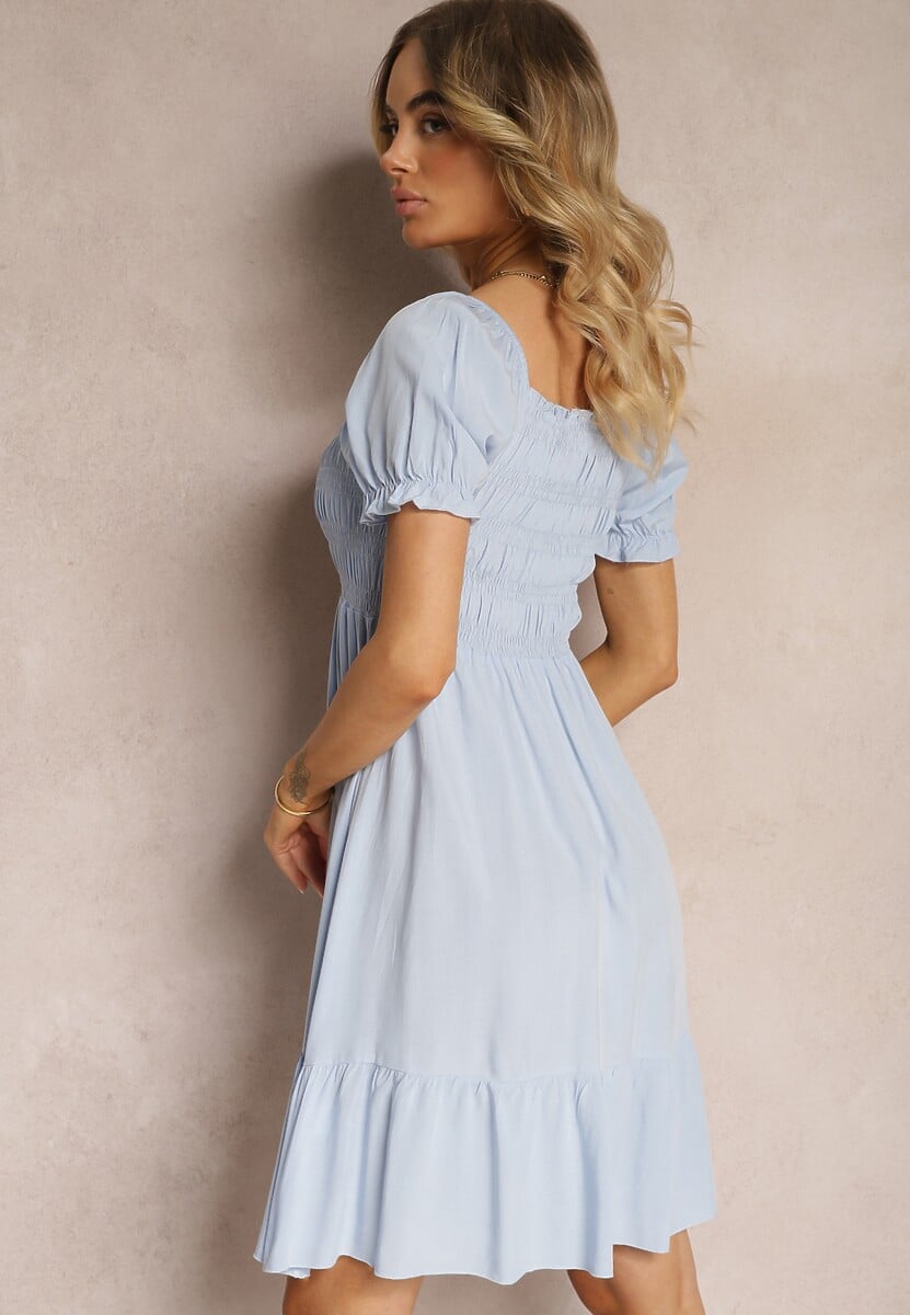 Jasnoniebieska Bawełniana Sukienka o Rozkloszowanym Kroju z Gumką przy Dekolcie Moridia