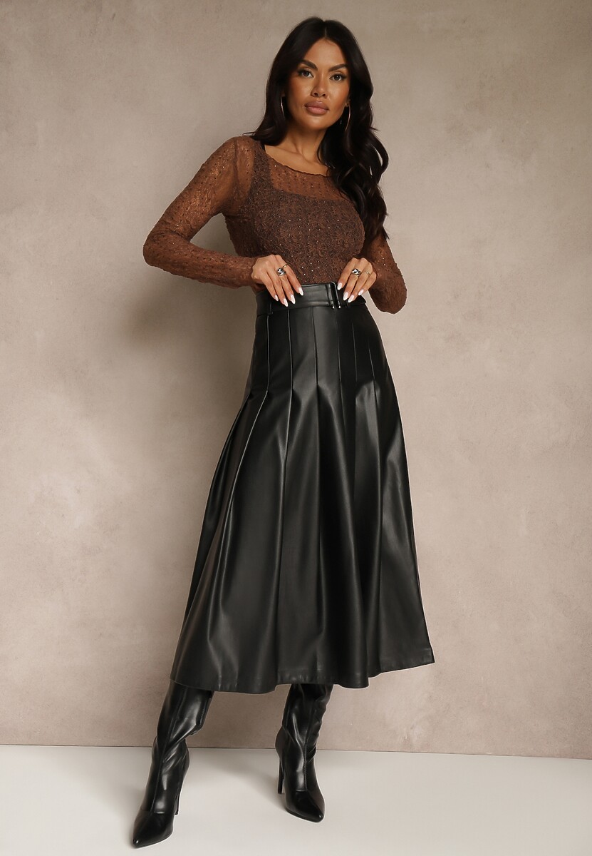Czarna Plisowana Spódnica z Imitacji Skóry o Rozkloszowanym Kroju Tusdera