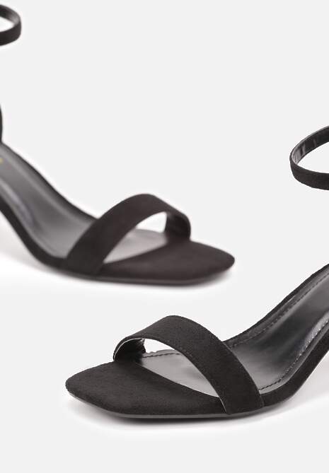 Czarne Eleganckie Sandały na Słupkowym Obcasie z Okrągłym Noskiem Jesschris