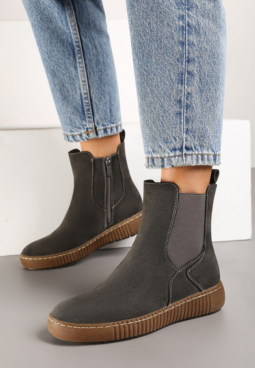 Szare Botki Sztyblety na Płaskiej Podeszwie Ozdobionej Tłoczeniem Lemitana
