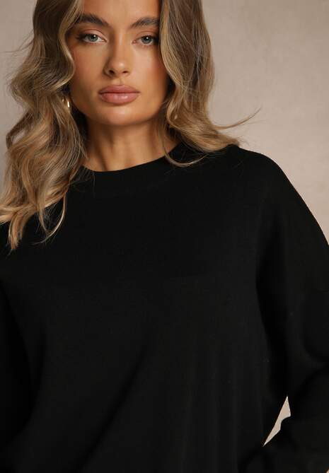 Czarny Nietoperzowy Sweter w Minimalistycznym Stylu Raliava