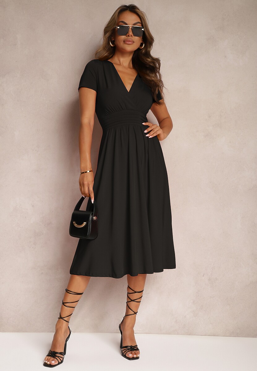 Czarna Sukienka Taliowana z Kopertowym Dekoltem o Rozkloszowanym Kroju Rimadea