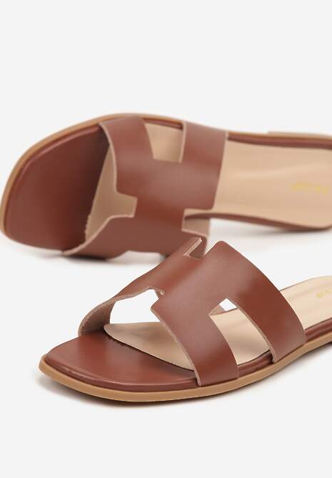 Ciemnobrązowe Klapki Vices Ozdobione Wycięciami Arnellta