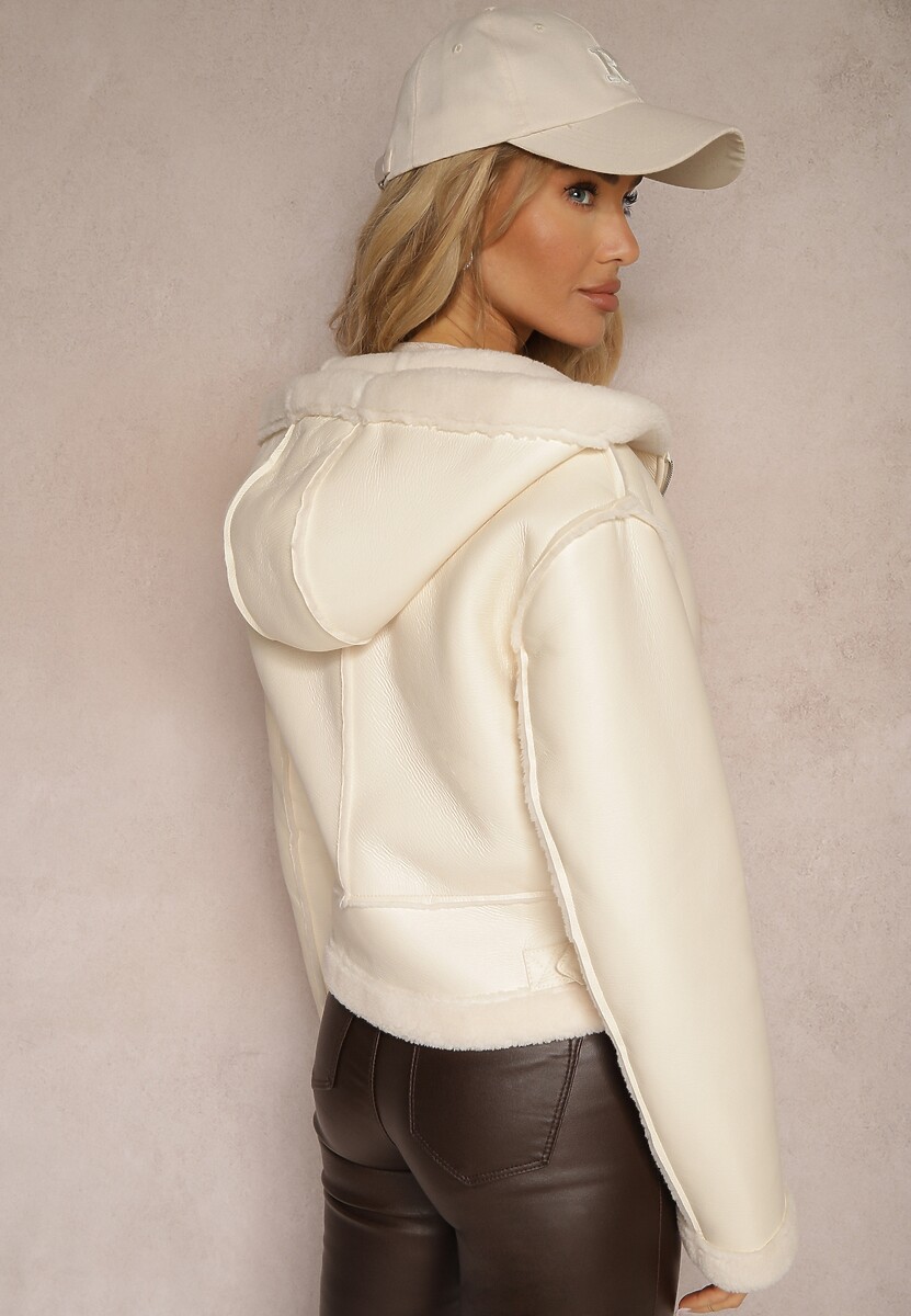 Jasnobeżowa Kurtka Biker o Krótkim Kroju z Kapturem i Futerkowymi Wstawkami Dailora