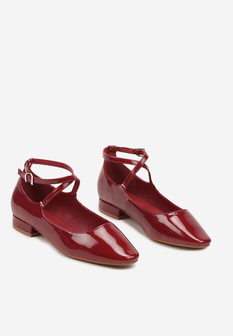 Bordowe Lakierowane Klasyczne Czółenka na Płaskiej Podeszwie z Ozdobnymi Paskami Haranivia