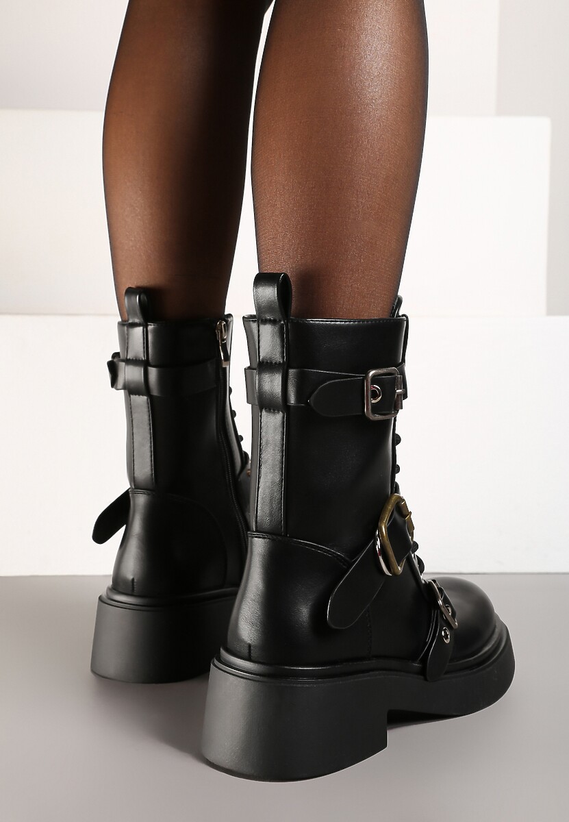 Czarne Botki Typu Workery z Cholewką Ozdobioną Paskami ze Sprzączkami Leamithra