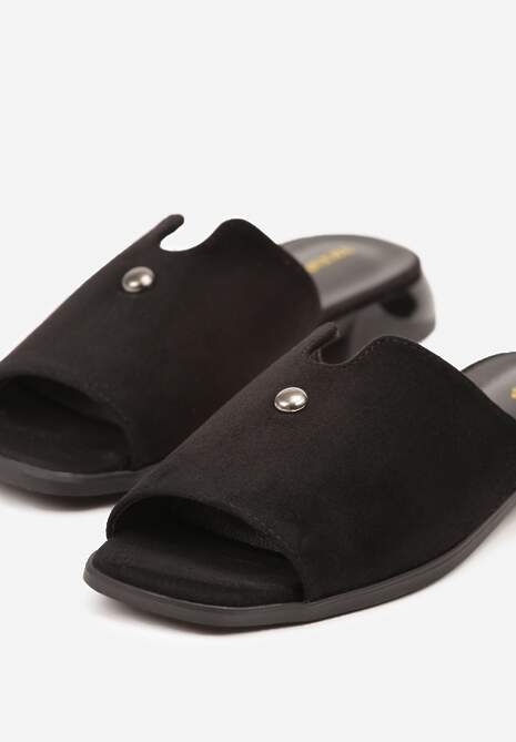 Czarne Klapki Vices z Ozdobą i Geometryczną Cholewką Tilavira