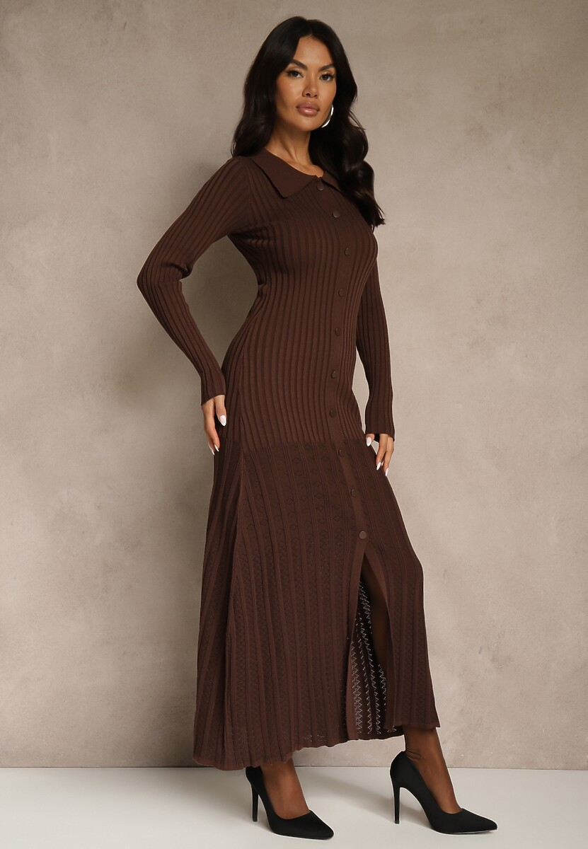 Brązowa Sweterkowa Sukienka z Wiskozy Ozdobiona Kołnierzykiem i Guzikami Deliavella