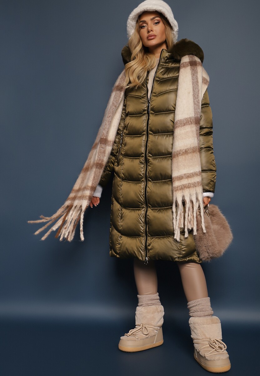 Zielona Długa Kurtka z Odpinanym Kapturem Zdobiona Pikowaniem i Rozcięciami na Napy Zennera