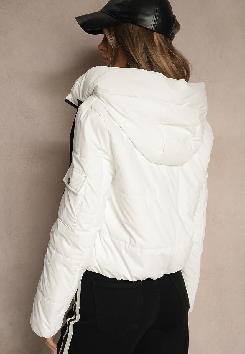 Biała Klasyczna Kurtka z Pikowanymi Przeszyciami i Kapturem Tuliena
