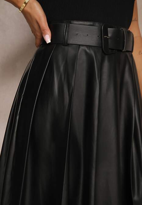 Czarna Plisowana Spódnica w Stylu Preppy o Rozkloszowanym Kroju High Waist z Paskiem Iriviel