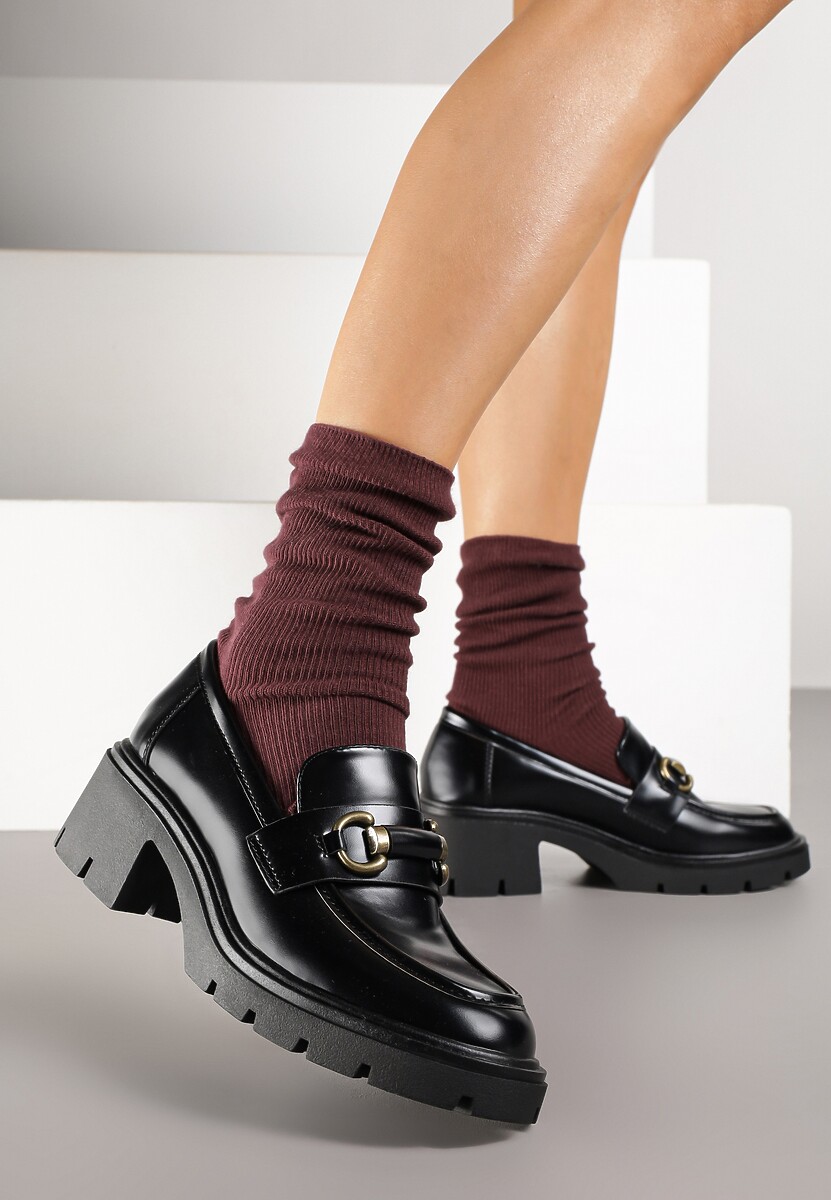 Czarne Mokasyny na Słupku Ozdobione Klamrą Ettane