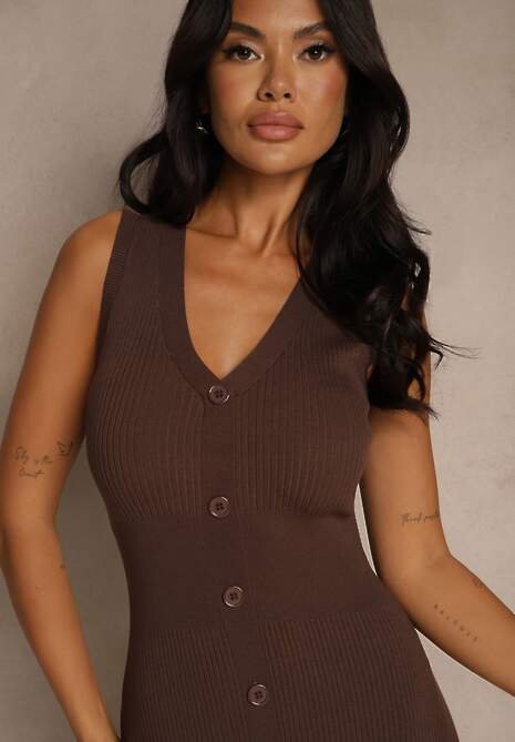 Brązowa Taliowana Sukienka Bez Rękawów z Dzianiny z Wiskozy Zdobiona Guzikami Eslinea