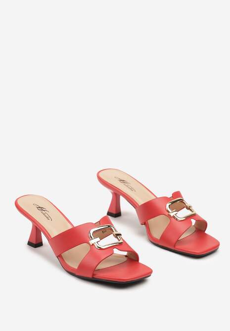 Czerwone Klapki na Szpilce Ozdobione Metaliczną Aplikacją Neorinn