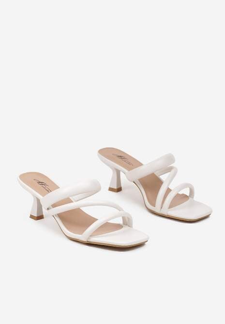 Białe Klapki na Szpilce Kaczuszce z Ozdobnymi Paskami Neolaris