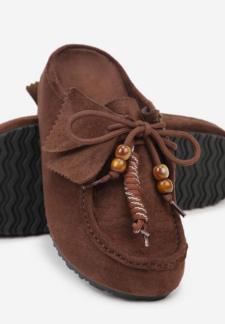 Brązowe Klapki Boat Shoes z Imitacji Zamszu z Kokardą i Koralikami Lodlia