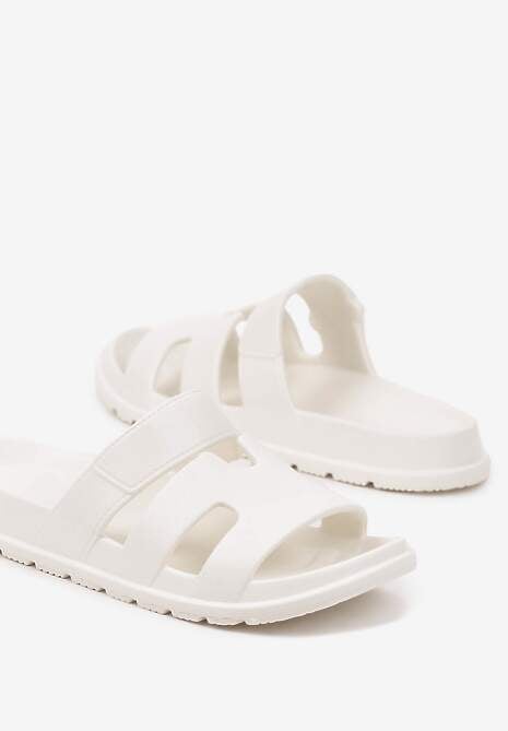Białe Klapki z Geometrycznymi Wycięciami Setaneria
