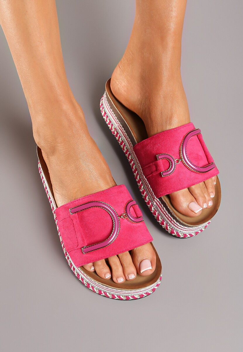 Fuksjowe Klapki z Wyściółką z Imitacji Skóry na Płaskiej Podeszwie z Metalową Ozdobą Caloen