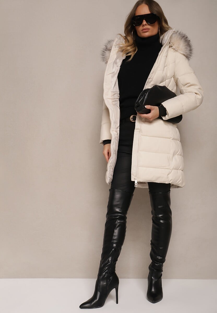 Jasnobeżowa Pikowana Kurtka Zdobiona Elastycznym Paskiem i Dwustronnym Suwakiem Innarelle