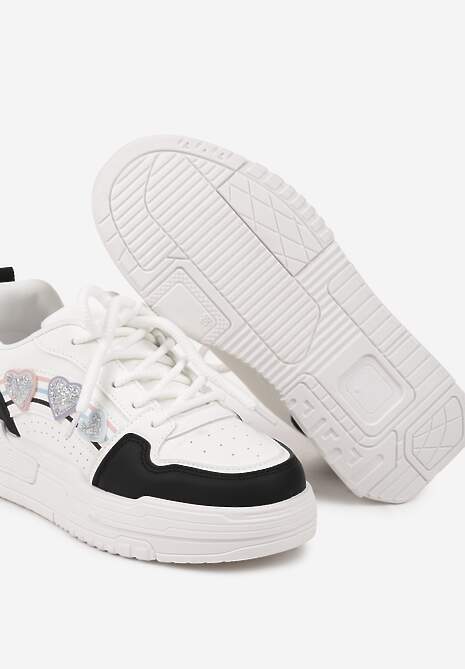Biało-Czarne Sneakersy z Błyszczącymi Serduszkami Iriene
