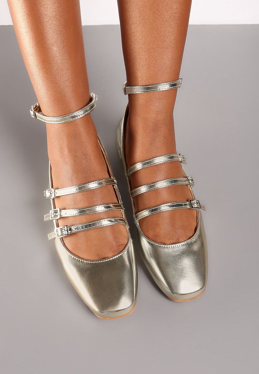 Złote Czółenka Lakierowane na Płaskiej Podeszwie Wykończone Paseczkami i Sprzączkami Tinashira