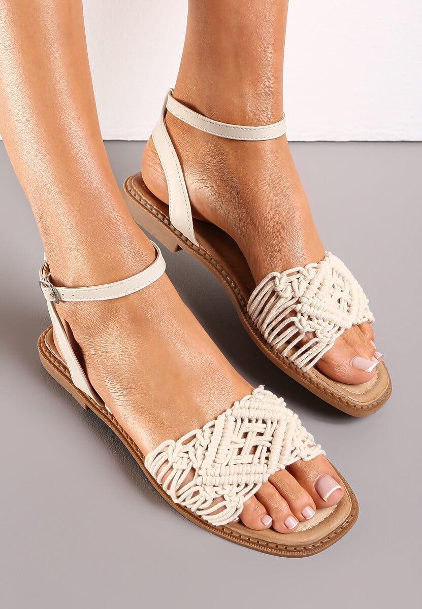 Ciemnobeżowe Sandały z Przeplatanymi Paskami Beula