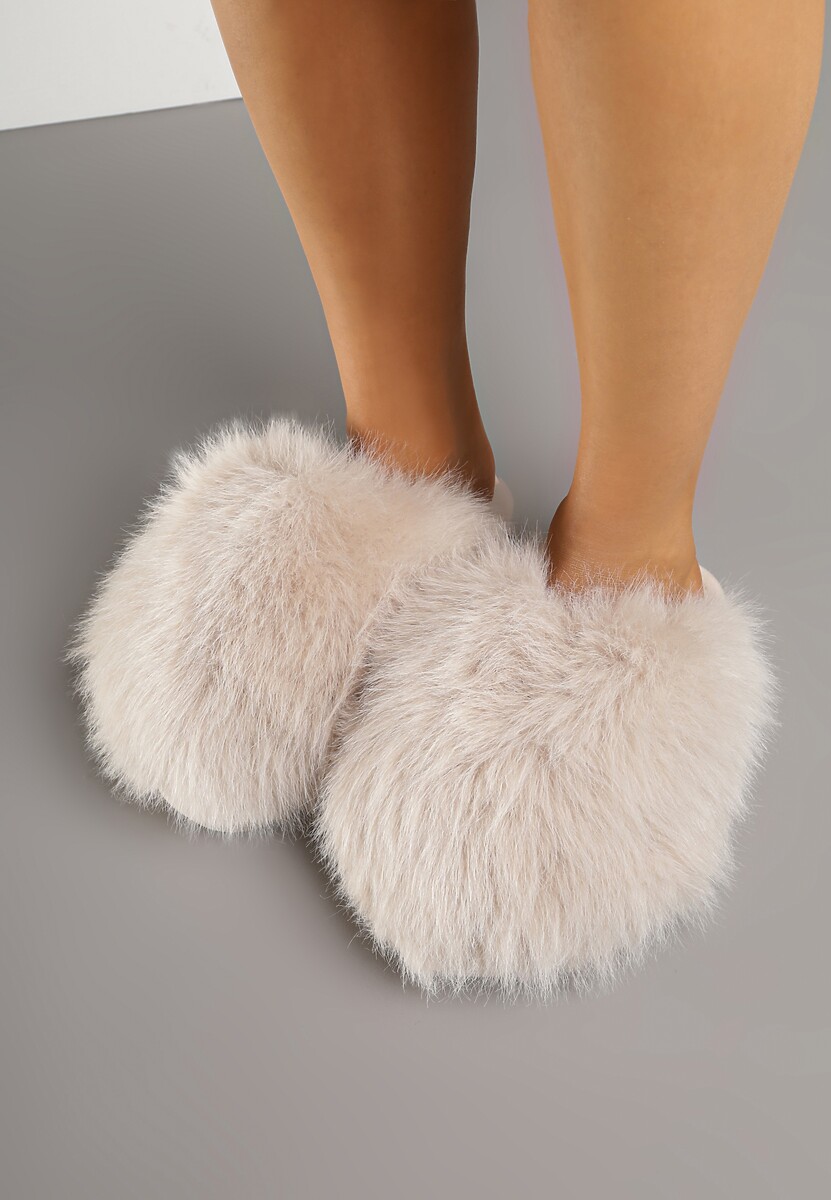 Ciemnobeżowe Miękkie Kapcie Ozdobione Długim Włosiem Cendria