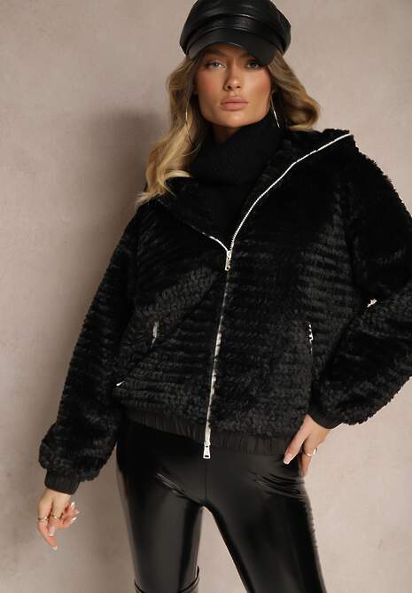 Czarna Kurtka z Futerkiem Kapturem i Ściągaczami Deolie